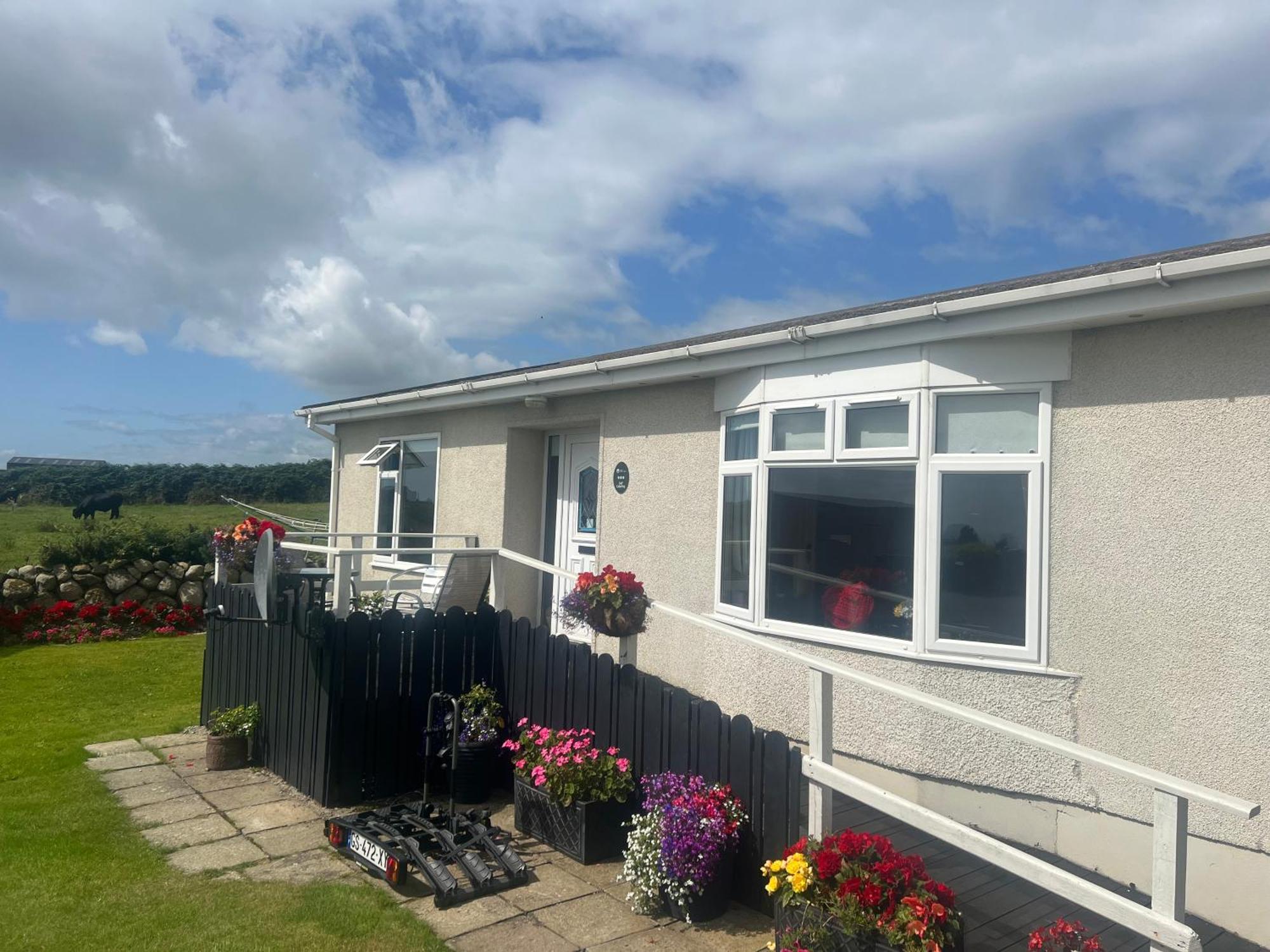 Moneydarragh Cottage With Uninterrupted Mountain And Sea Views- Hot Tub Available For Hire Annalong Exterior foto